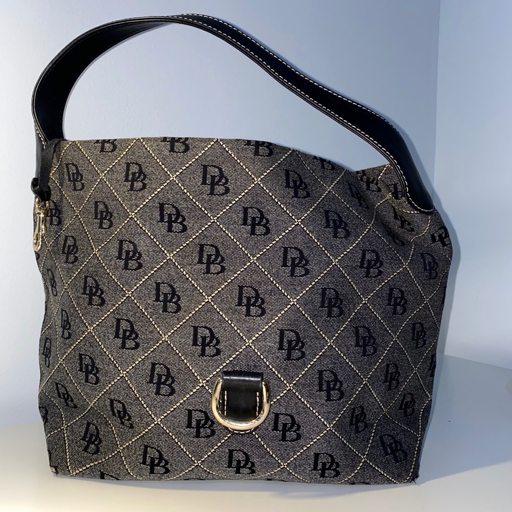 Dooney & bourke bag good condition inside